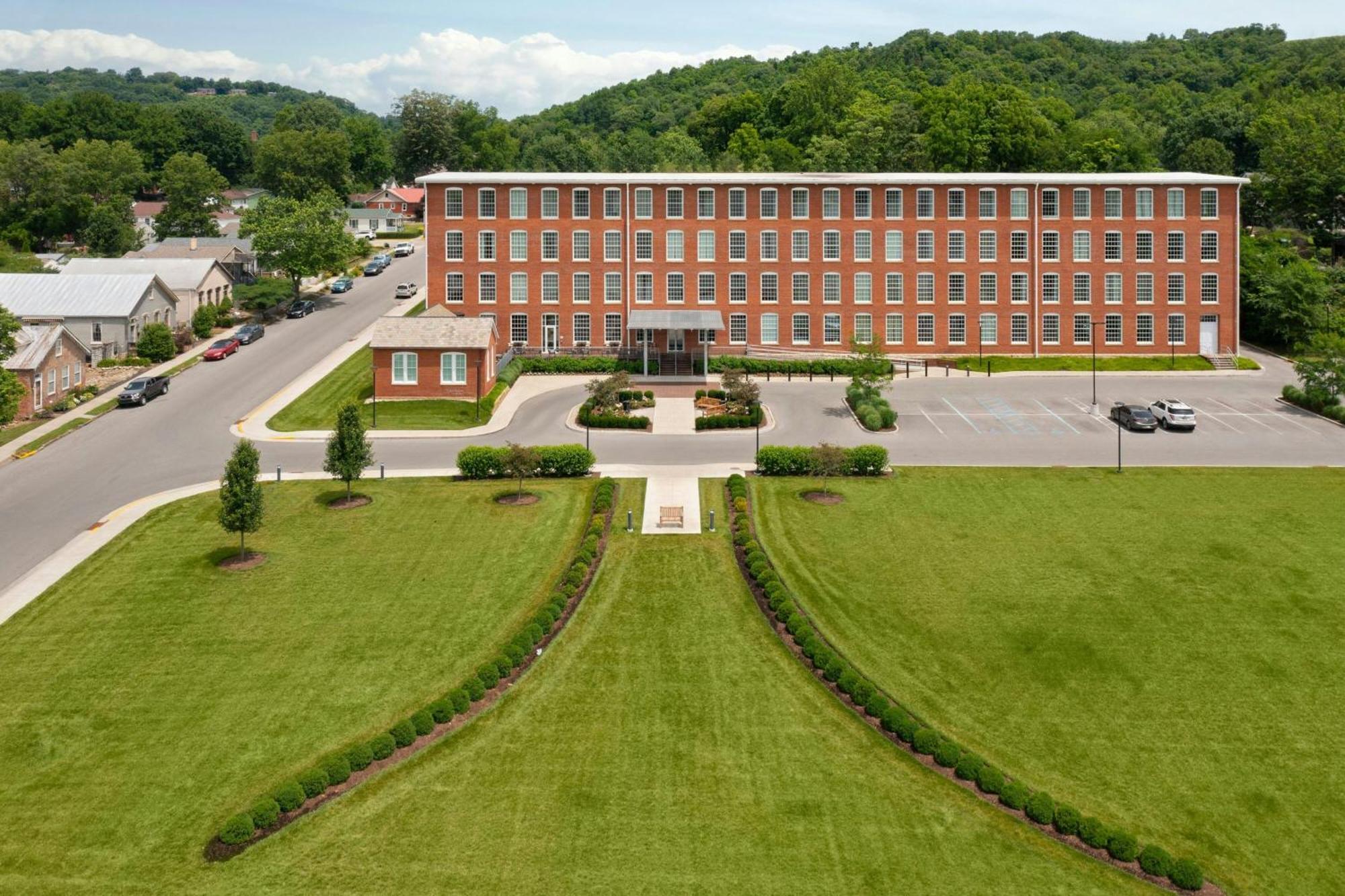 Fairfield Inn & Suites Madison Historic Eagle Cotton Mill Ngoại thất bức ảnh