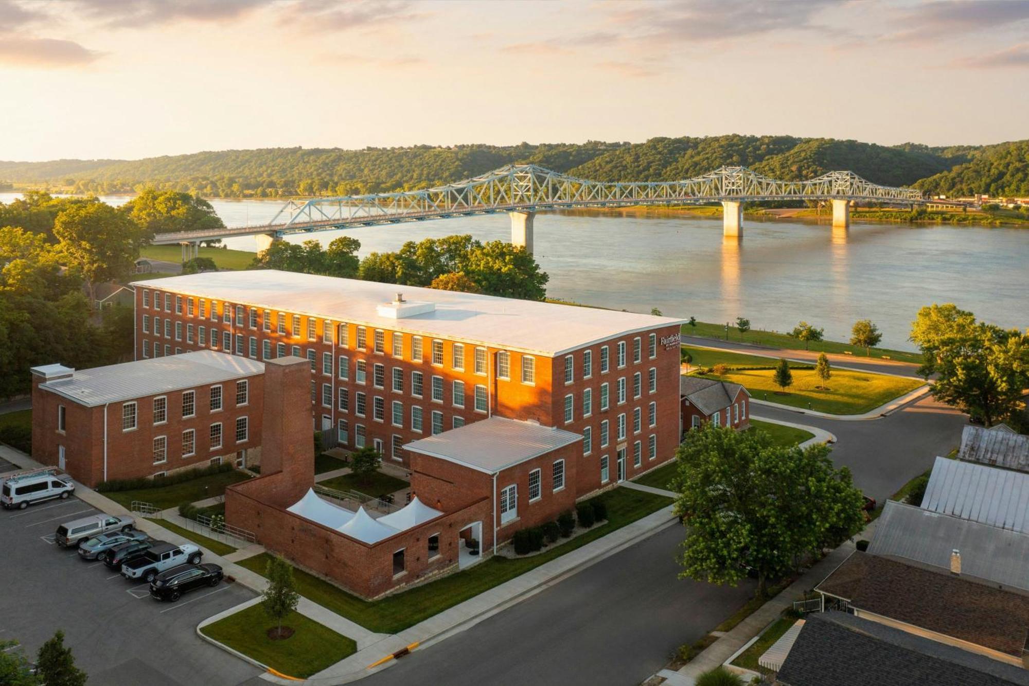Fairfield Inn & Suites Madison Historic Eagle Cotton Mill Ngoại thất bức ảnh